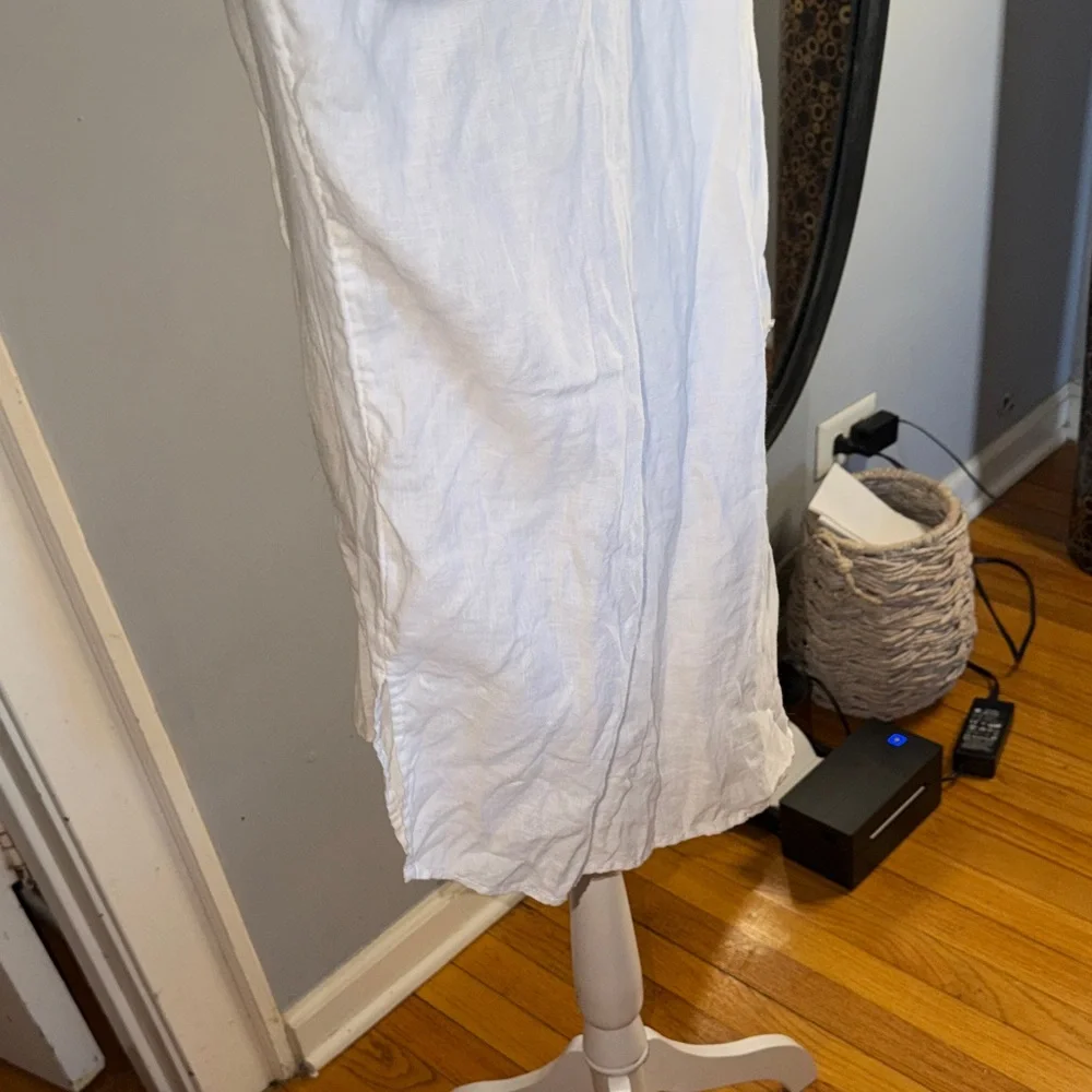 Tahari 100% Linen Classic White Button-Up Shirt - Picture 7 of 10